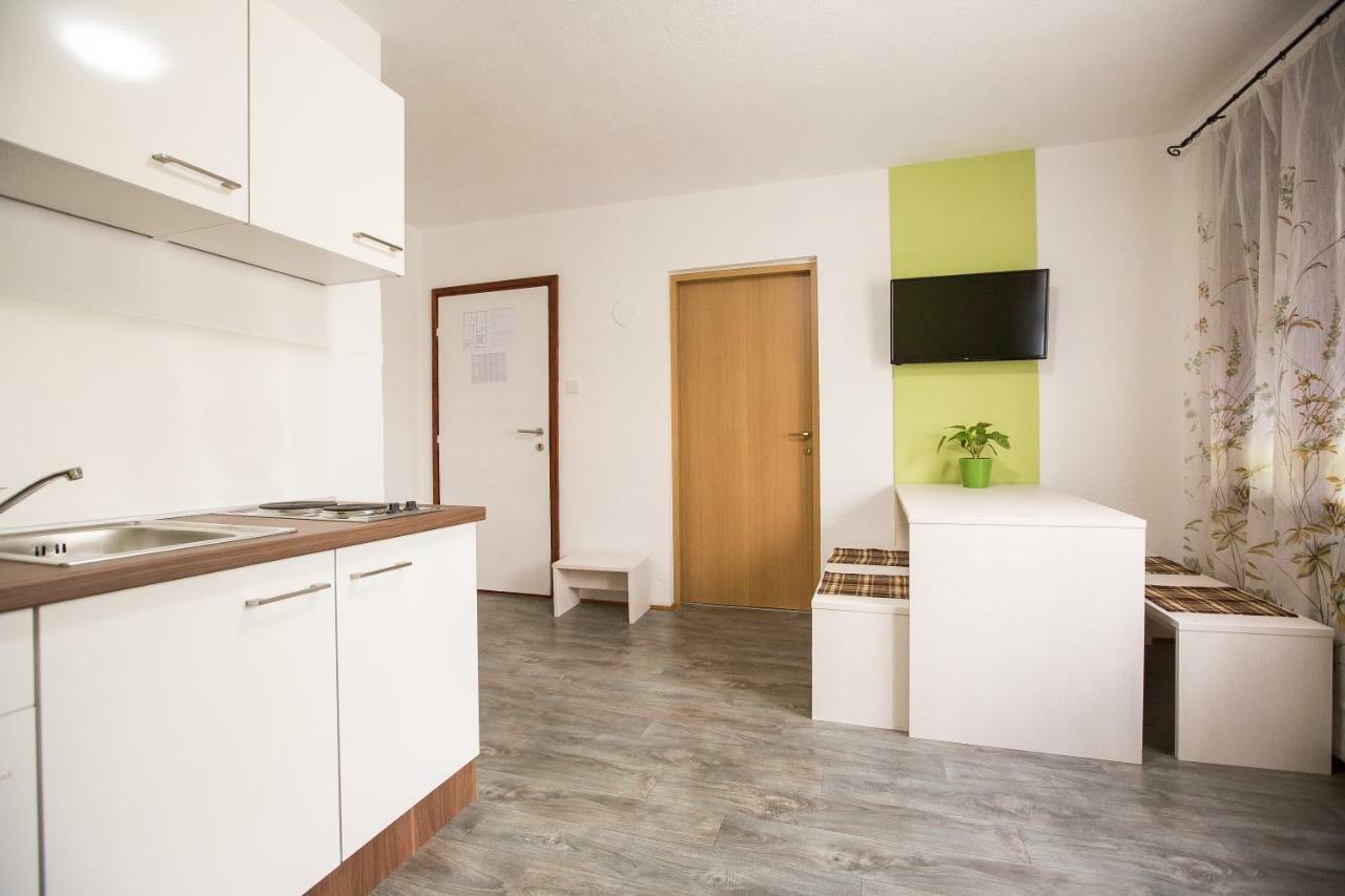 Asgard Guesthouse Josipdol Bagian luar foto