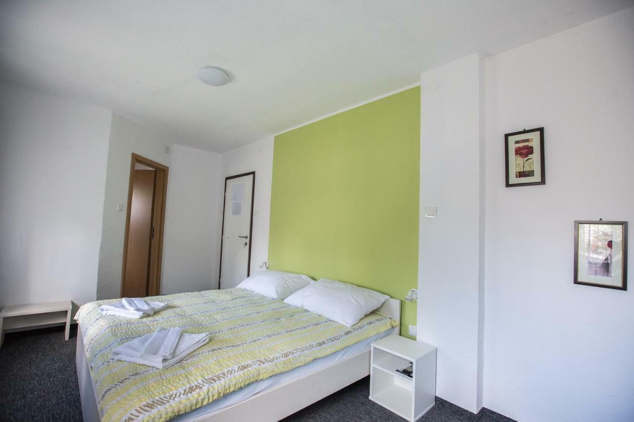 Asgard Guesthouse Josipdol Bagian luar foto